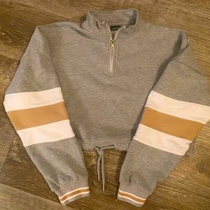 Boohoo brand crop sweatshirt size XL